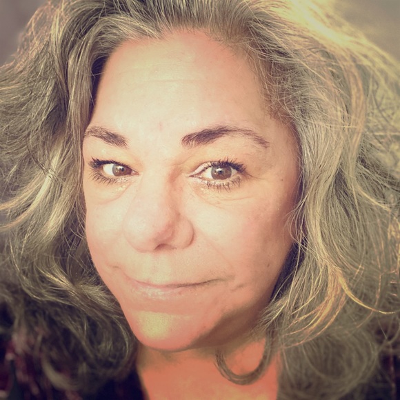 Meet your Posher, Michelle - Picture 1 of 1